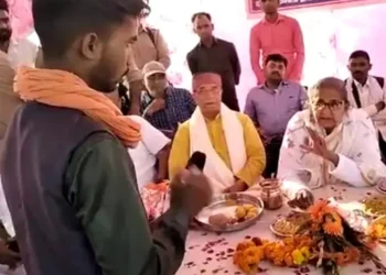 शिक्षा राज्यमंत्री से कामकाज का ब्योरा मांगने पर पत्रकार गिरफ्तार