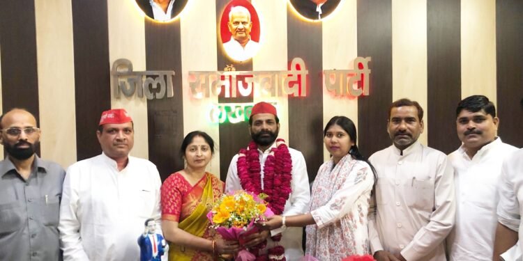सपा जिलाध्यक्ष जय सिंह जयंत का जिला कार्यालय पर हुआ  स्वागत