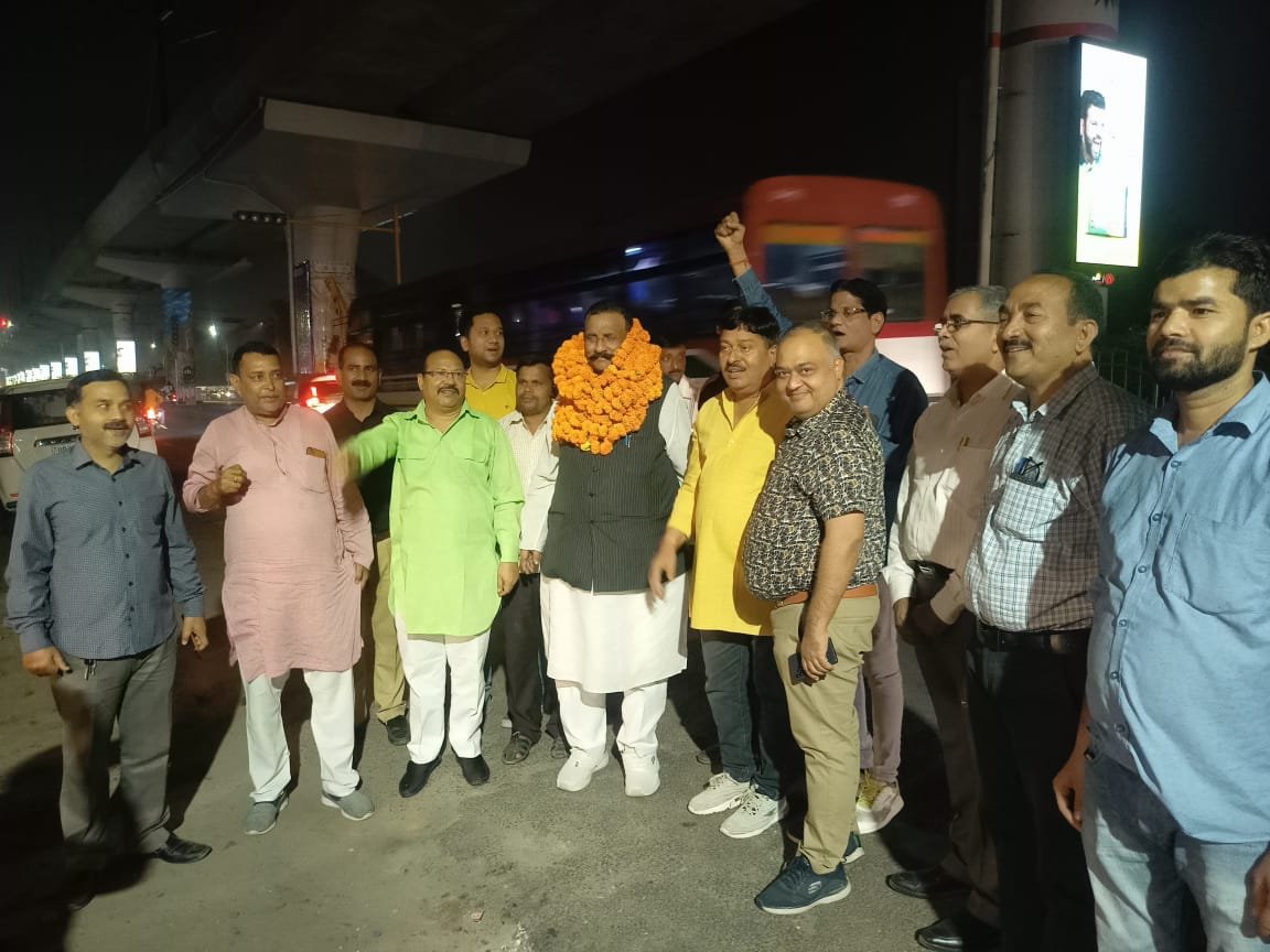 <br><strong>अखिल भारतीय क्षत्रिय महासभा के राष्ट्रीय अध्यक्ष का किया गया जोरदार स्वागत</strong> sarojni nagar