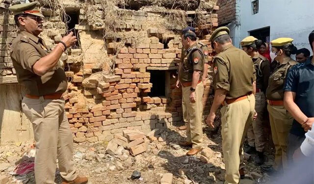 Varanasi: 11 वर्षीय बच्ची का खंडहर में मिला शव, एक दिन पहले हुई थी लापता