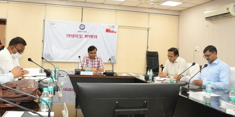 राजभाषा के प्रयोग-प्रसार में लखनऊ मंडल का योगदान सराहनीय: डीआरएम