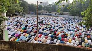 यूपी में सुरक्षाबलों की तैनाती में अलविदा जुमे की नमाज संपन्न, कल है ईद