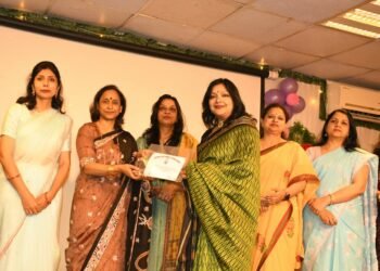 विशिष्ट व उत्कृष्ट सेवा के लिये 21 महिला रेलकर्मी हुई सम्मानित