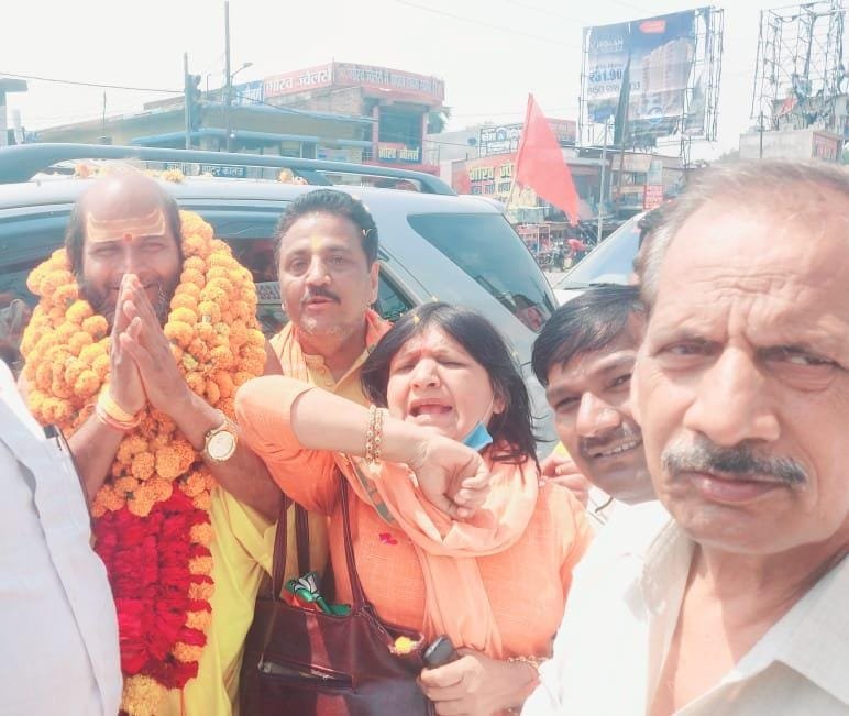 मोहनलालगंज के परेहटा में विराट रूद्र महायज्ञ व निकाली गई विशाल कलश यात्रा mohanlalganj
