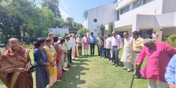 लखनऊ में नगर आयुक्त ने नगर निगम जोन तीन में स्वच्छ वातावरण समिति की बैठक आहूत की