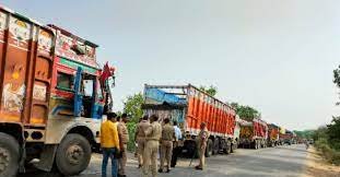 ओवरलोड ट्रक और बसें पकड़ने में दस टीमें लगाई गई