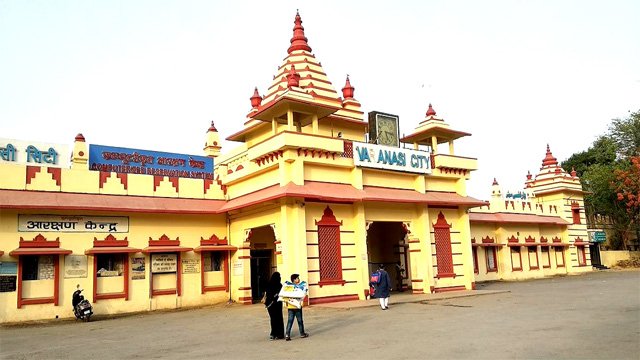 सिटी स्टेशन पर तत्काल टिकट में दलालों का कब्जा, रेल प्रशासन उदासीन