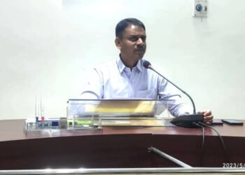 Nikay Chunav: वोटर लिस्ट में नाम न होने पर भी कुलपति ने किया था वोट, बोले DM – ‘सेक्टर मजिस्ट्रेट और पीठासीन अधिकारी दोषी’