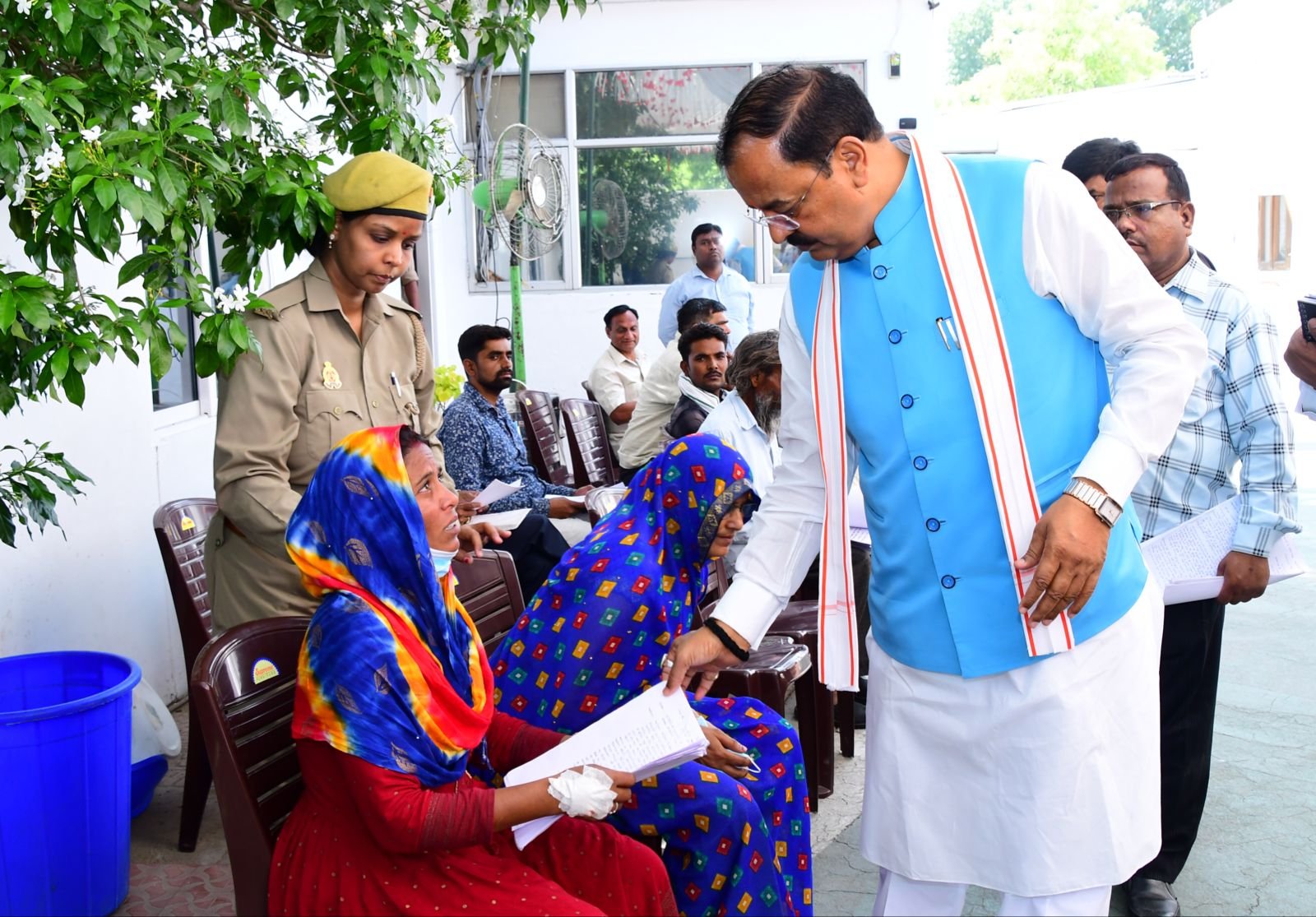 उप मुख्यमंत्री केशव प्रसाद मौर्य ने लगाया जनता दर्शन कार्यक्रम IMG-20230529-WA0018