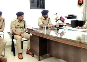 बाबतपुर में DCP ने की समीक्षा बैठक, थाना प्रभारियों को दिए निर्देश