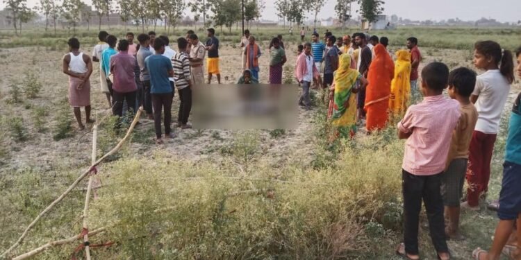 Varanasi: संदिग्ध परिस्थितियों में खेत में मिला युवक का शव, जांच में जुटी पुलिस