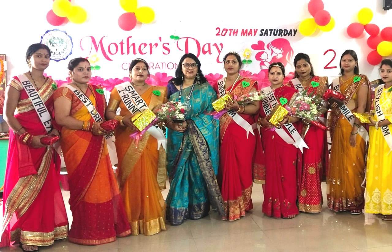 सरोजनीनगर के हीरालाल यादव ग्रुप आफ कॉलेजेस के सभी परिसरों में मातृ दिवस का हुआ आयोजन WhatsApp Image 2023-05-20 at 3.33.20 PM