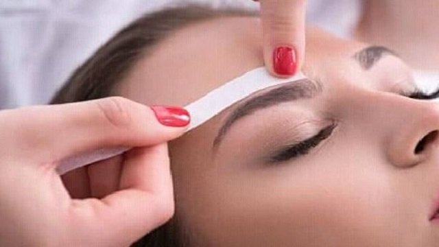 हटाना चाहते है चेहरे के अनचाहे बाल, तो घर पर बनाएं ये 5 तरह के हेयर रिमूवल स्क्रब