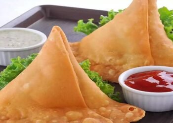 बनाईये Street Style Samosa बिल्कुल आसान टिप्स और ट्रिक के साथ