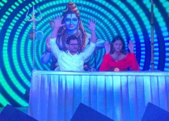 खेसारी के ‘ललका टी-शर्टवा’ पर पिघलीं यामिनी सिंह…