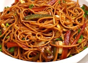 बच्चों के लिए बनाईए खास वो भी बिल्कुल Street Style Veg Chowmein Recipe