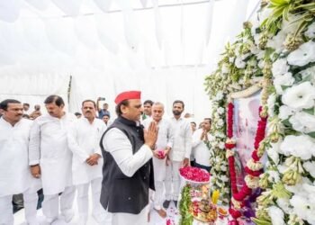बाबू नन्दन यादव को सपा मुखिया सहित बड़ी संख्या में दिग्गज नेताओं ने दी भावनात्मक श्रद्धांजलि