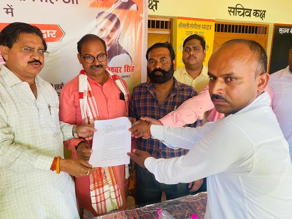 सरोजनीनगर में आपका विधायक आपके द्वार कार्यक्रम के तहत जनसुनवाई व निशुल्क स्वास्थ्य परीक्षण शिविर आयोजित vidhayak