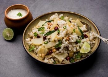 बनाइए Non Sticky साबूदाना खिचड़ी Recipe