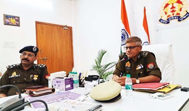 चौकी प्रभारी दुर्गाकुंड को अच्छे कार्य का मिला ईनाम, बने मिर्जामुराद थाना प्रभारी, हत्याकांड मामले में फुलपुर इंस्पेक्टर पर गिरी गाज