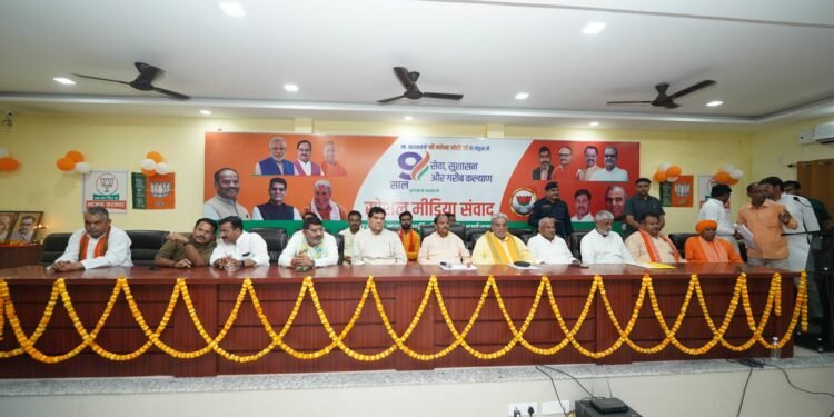 भारत को समृद्ध बनाने व व्यापारियों के हितों के लिए प्रधानमंत्री की सोच दूरदर्शी:एके शर्मा