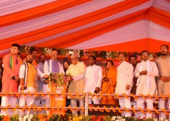 प्रयागराज में उपमुख्यमंत्री केशव प्रसाद मौर्य ने 52 करोड़ रुपए लागत से 347 परियोजनाओं का बटन दबाकर किया शिलान्यास