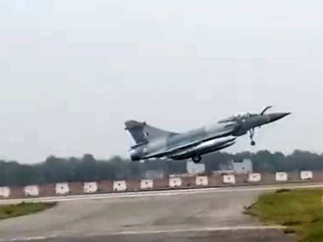 Tejas Fighter Plain: हवाई परिक्षेत्र में मंडराया मिराज 2000, ये है खासियत Tejas Fighter Plain