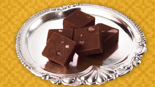 बनाइए बच्चों की पसंदीदा चाकलेट बर्फी रेसिपी chocolate-barfi-recipe-in-hindi123