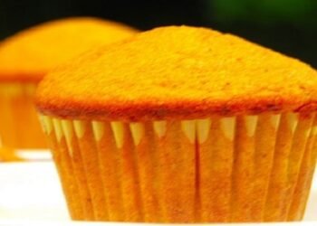 Eggless Mango Muffins recipe- बनाईऐ मैन्गो मफिनस बेहद आसान तरीके से वो भी घर में