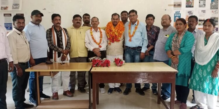 ग्राम पंचायत अधिकारी नागेंद्र प्रताप कुशवाहा के प्रदेश महामंत्री निर्वाचित होने पर काकोरी में भव्य स्वागत