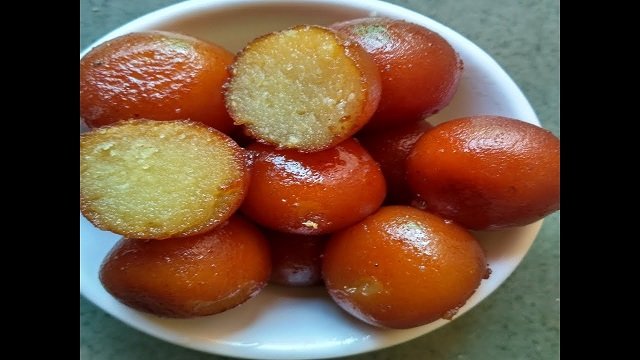बनाईयें Easy-Spongy Mini Gulab Jamun Recipe वो भी आटा और मावा के इस्तेमाल से maxresdefault (21)123