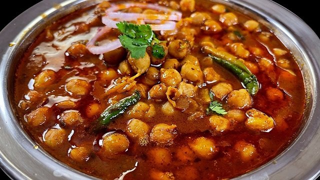 बनाइये बिल्कुल आसान चना मसाला (पंजाबी छोले चना) रेसिपी
