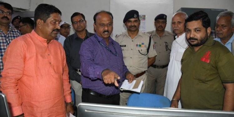 यात्री सुविधा समिति ने रेलयात्रियों से सुविधाओं का फीड बैक लिया