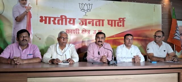 Varanasi News : काशी में प्रधानमंत्री नरेन्द्र मोदी का होगा यादगार स्वागत, महानगर सहित जिले को सजाया जा रहा- दिलीप सिंह पटेल Varanasi News
