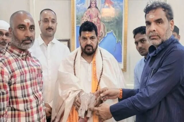 WFI Election: वाराणसी के संजय ने भारतीय कुश्ती संघ के अध्यक्ष के लिए दाखिल किया नामांकन, विरासत में मिली है पहलवानी WFI Election