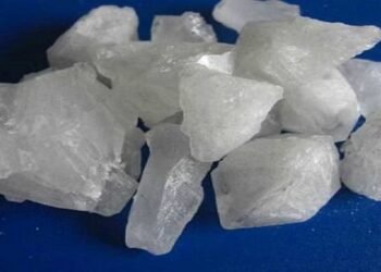 फिटकरी मुंह की दुर्गंध हटाने के साथ अंडर आर्मस का कालापन भी दूर करे,आप भी जाने इसके फायदे