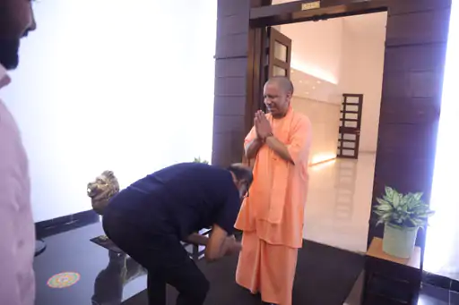 लखनऊ: सुपरस्टार रजनीकांत ने शनिवार को सीएम योगी से की मुलाकात, पैर छू कर लिया आशीर्वाद, रविवार को पूर्व सीएम अखिलेश यादव से भी की मुलाकात