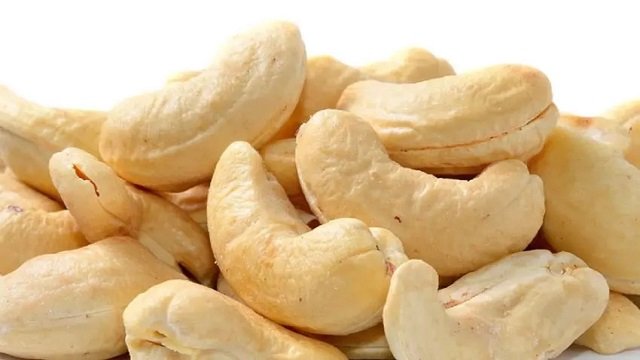 काजू स्वाद और सेहत का भण्डार माना जाता है, आप भी जानें इसके फायदे