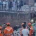 बाराबंकी जिले में एक तीनमंजिला घर गिरा हुई मौत कई लोगों के मलबे में फसने की आशंका