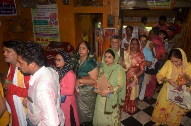 Jivitputrika Vrat: संतान की दीर्घायु के लिए माताओं ने रखा व्रत, मां लक्ष्मी के किए दर्शन, कल करेंगी पारण Jivitputrika Vrat