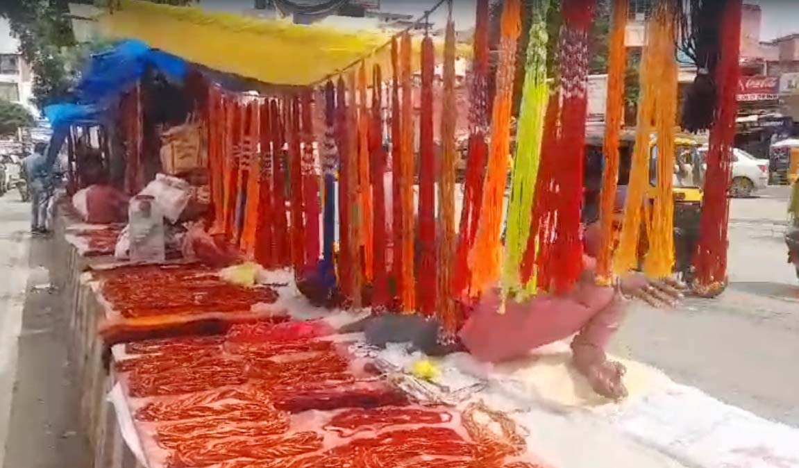 Jivitputrika Vrat: मां और संतान के प्रेम का प्रतीक 'जीवित्पुत्रिका' कल, माताएं रखेंगी निराजल व्रत, पढ़िए मुहूर्त Jivitputrika Vrat