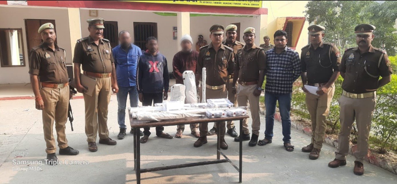 Munna Bajrangi Gang का सरगना रिटायर्ड फौजी को मारने के लिए छत्तीसगढ़ से लाया था बुलेट प्रूफ जैकेट व राइफल स्कोप, पुलिस ने दबोचा Munna Bajrangi Gang