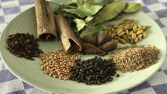 गरम मसाले के सेहत से जुड़े 4 अचूक फायदे !