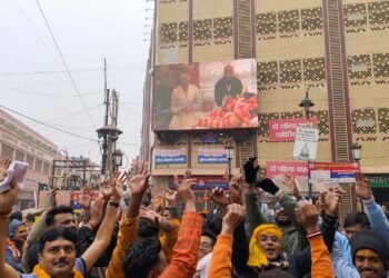 अयोध्या में रामलला की प्राण प्रतिष्ठा पर काशी में गूंजा राम का नाम, घाट से लेकर सड़क तक गुलजार