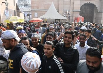 Gyanvapi Namaj: शांतिपूर्वक संपन्न हुई जुमे की नमाज, पुलिस ने संभाला सुरक्षा का मोर्चा