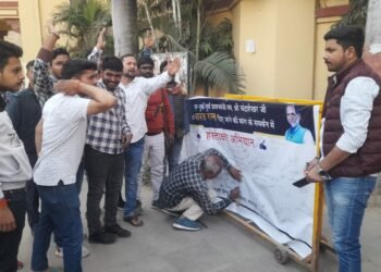 ‘पूर्व प्रधानमंत्री चंद्रशेखर को मिले भारत रत्न’ BHU के छात्रों ने की मांग, चलाया हस्ताक्षर अभियान