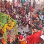 Maniakrnika Kund: अक्षय तृतीया के दूसरे दिन चक्र चक्रपुष्कर्णी कुंड में श्रद्धालुओं ने लगाई आस्था की डुबकी Maniakrnika Kund