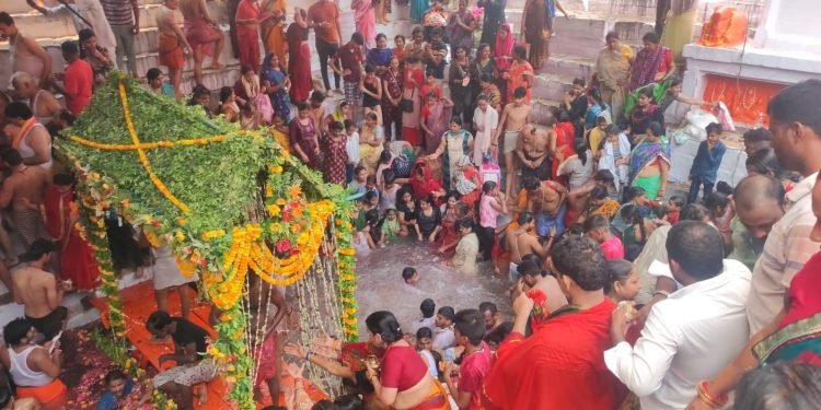 Maniakrnika Kund