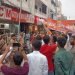 Varanasi: कांग्रेस प्रदेश अध्यक्ष अजय राय के घर जाते हिंदू संगठन के लोगों को पुलिस ने रोका, बीच चौराहे फूंका राहुल गाँधी का पुतला