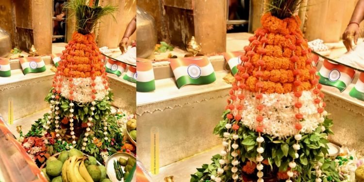 Varanasi baba vishwanath tiranga shringar